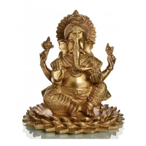 Ganesh sitting on Lotus 20,5 cm