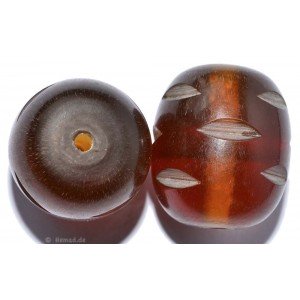 Resin Beads brown 22mm 2pc